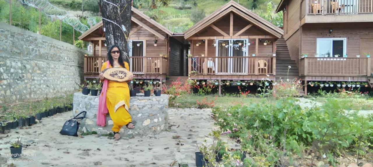 Vanprastha Resorts Dwarahat Exteriör bild
