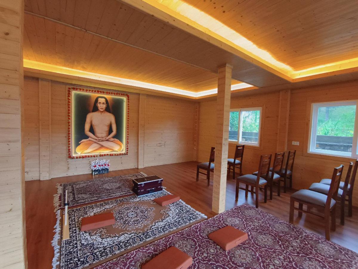 Vanprastha Resorts Dwarahat Exteriör bild
