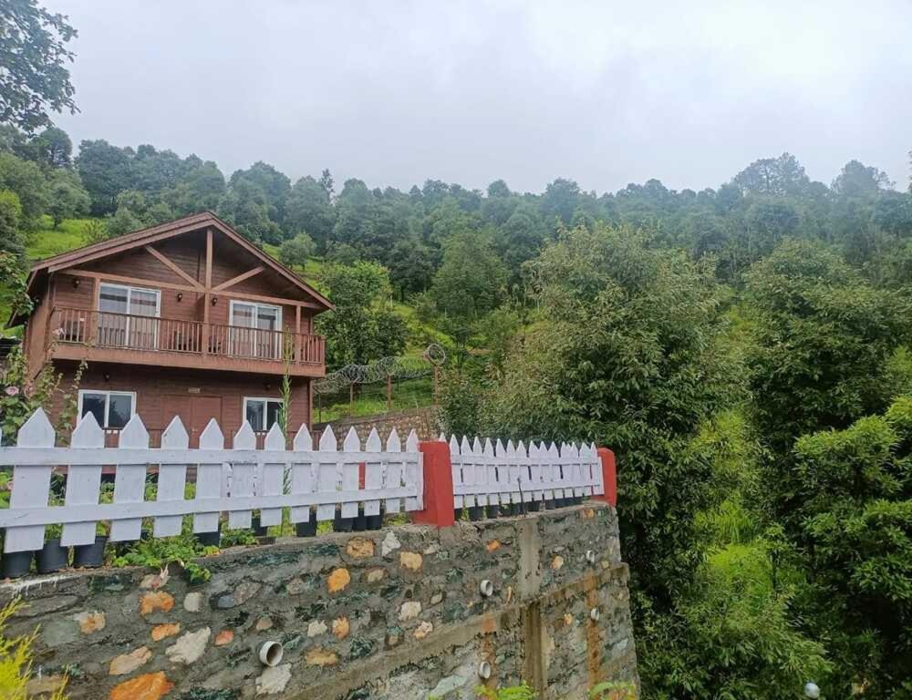 Vanprastha Resorts Dwarahat Exteriör bild
