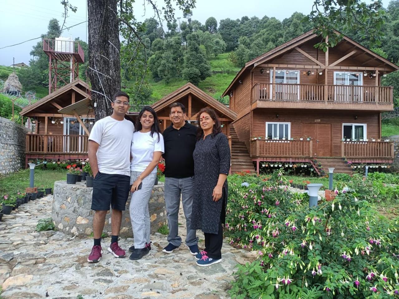 Vanprastha Resorts Dwarahat Exteriör bild