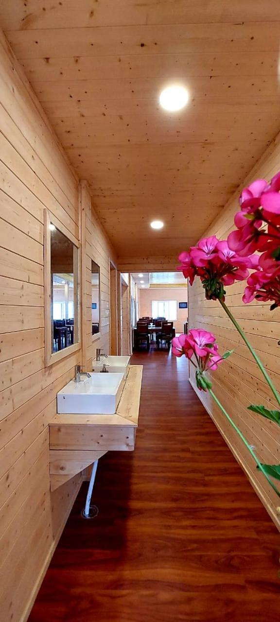 Vanprastha Resorts Dwarahat Exteriör bild